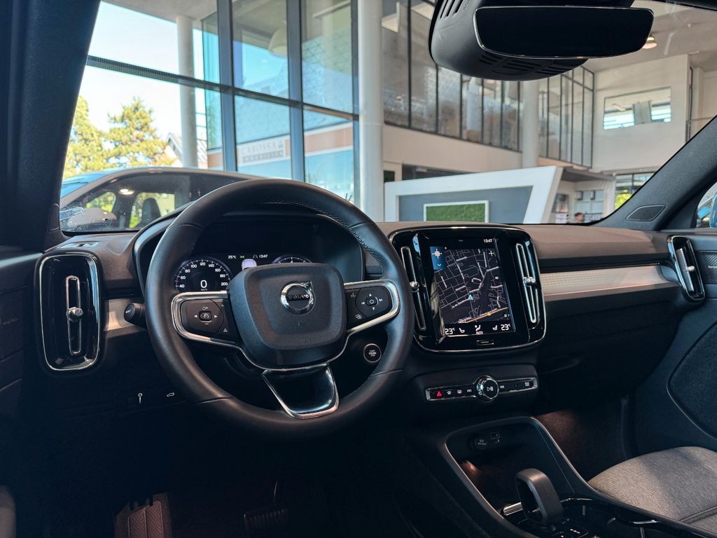 Volvo XC40 T2 Plus Bright Navi LED Memory BLIS ACC 360
