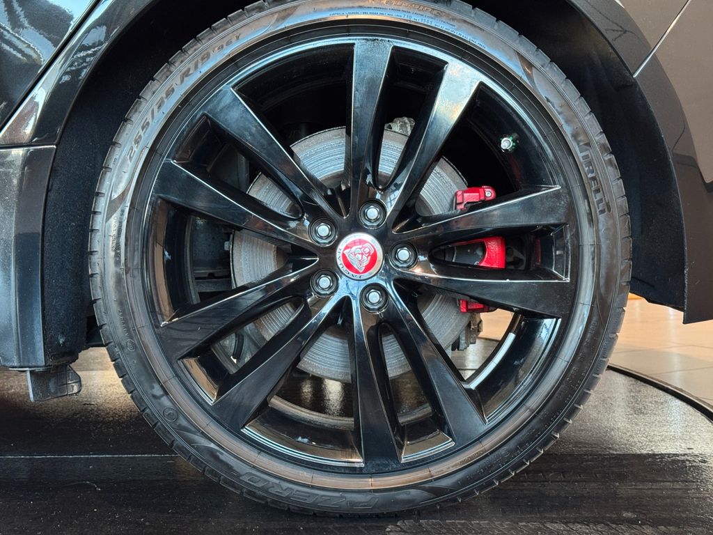 Jaguar XE D200 AWD R-Dynamic Black Navi Memory Kam. ACC