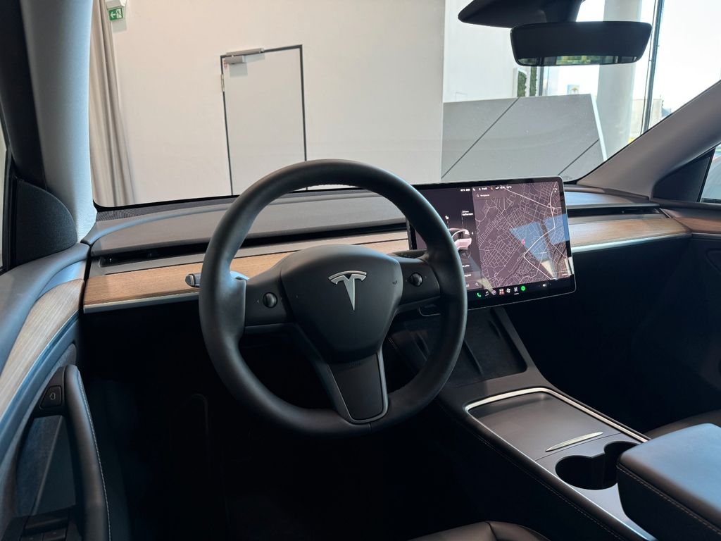 Tesla Model Y AWD Long Range Dual Motor Panorama AHK