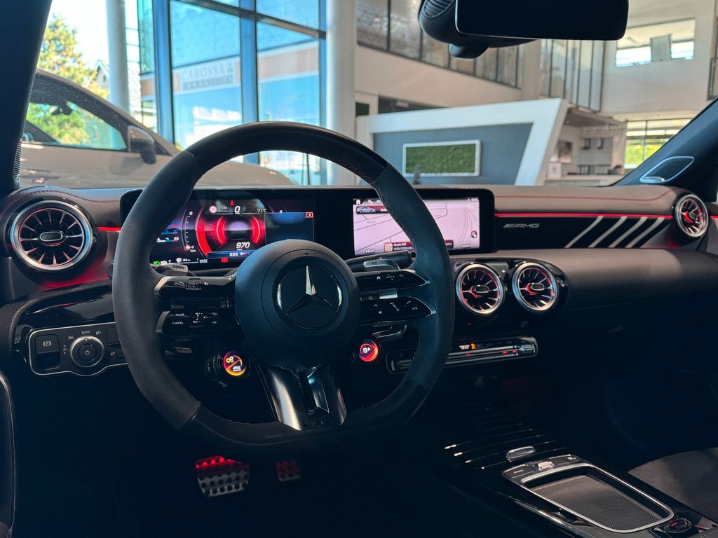 Mercedes-Benz CLA35 AMG NightP PerformanceSitze Mbeam Burm AHK