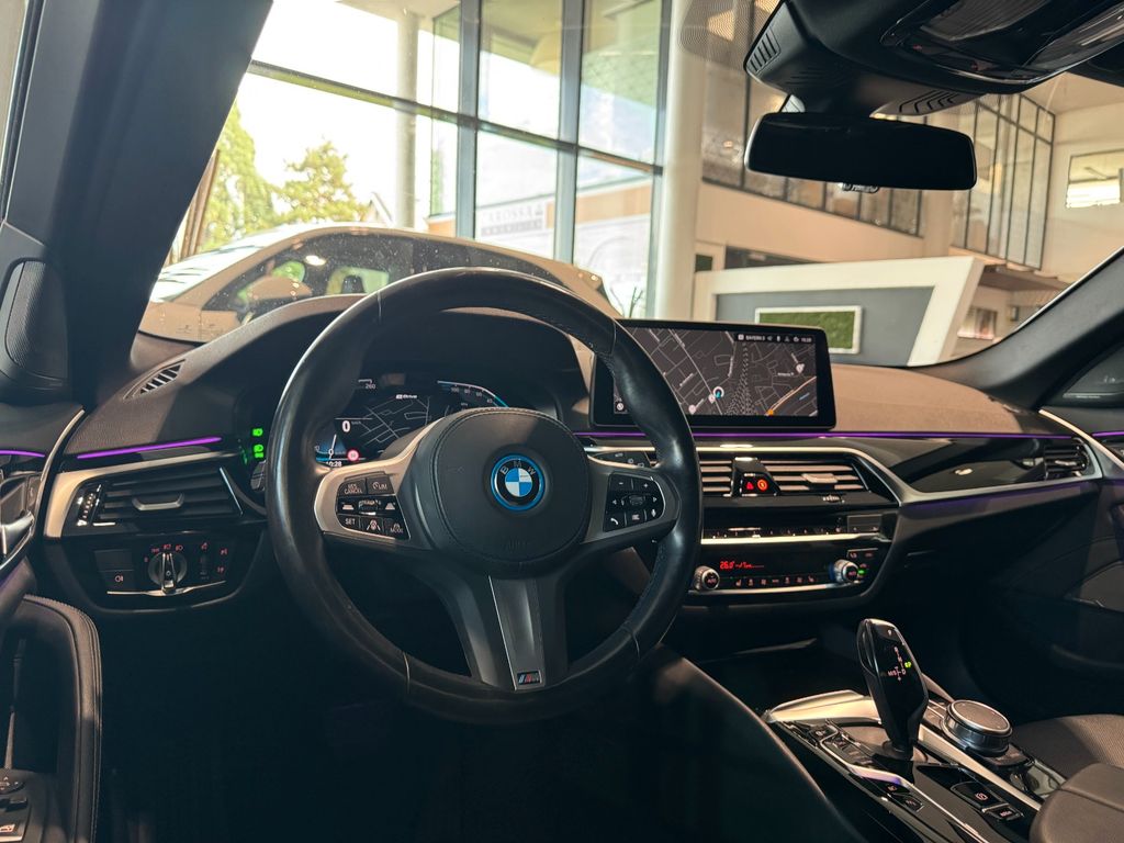 BMW 530e xDrive CockpitProf Leder H&K HUD AHK ACC