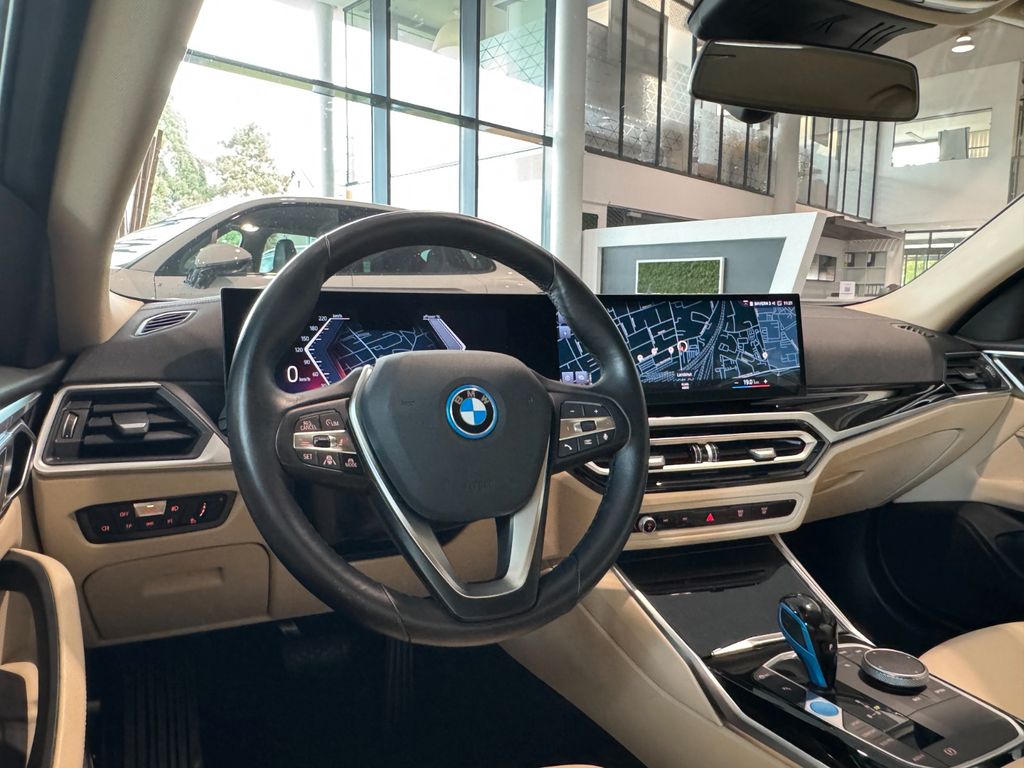 BMW i4 40 eDrive CockpitProf. DrivingA Prof. HUD ACC