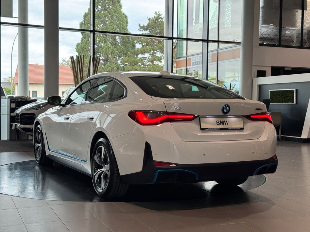 BMW i4 40 eDrive CockpitProf. DrivingA Prof. HUD ACC