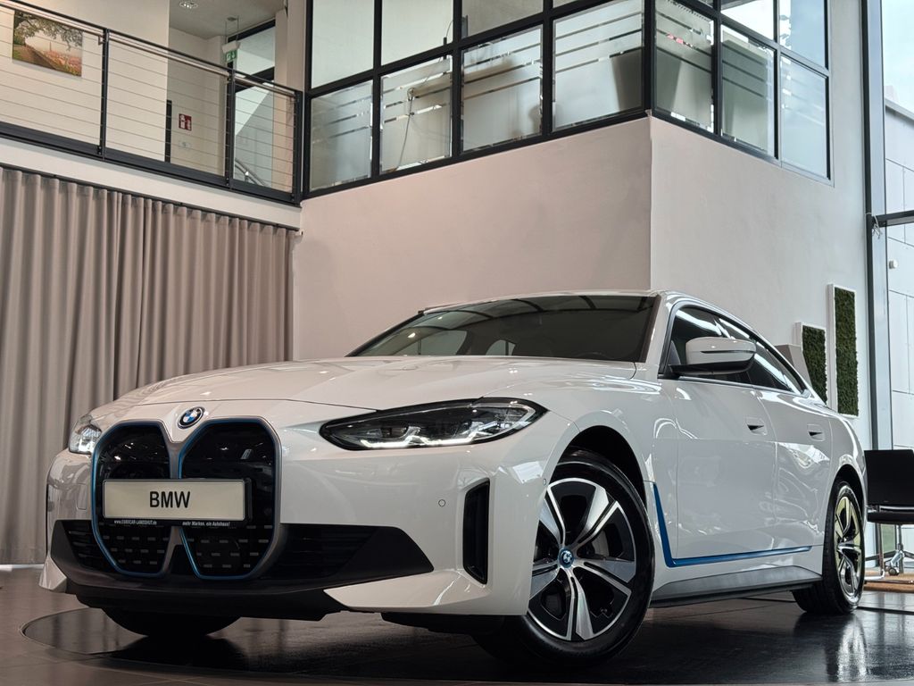 BMW i4 40 eDrive CockpitProf. DrivingA Prof. HUD ACC