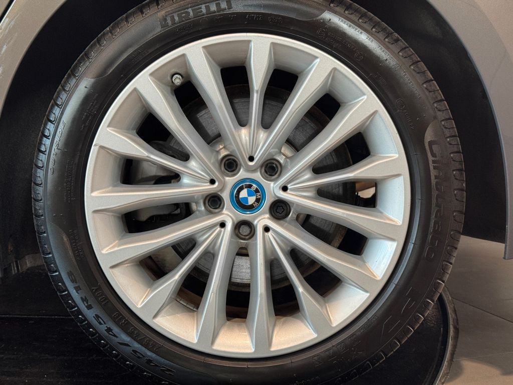 BMW 530e Lim. Luxury CockpitProf Leder eGSD H&K DDC