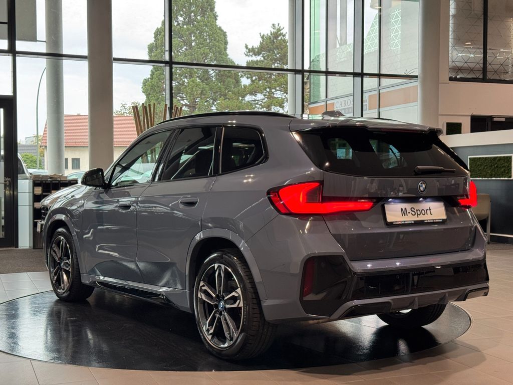 BMW X1 30e M-Sport Shadow Innov.-Paket SView AHK ACC