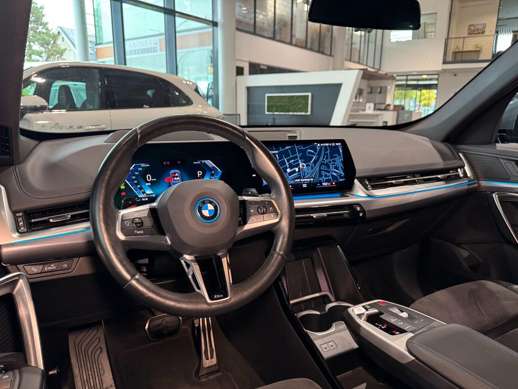 BMW X1 30e M-Sport Shadow Innov.-Paket SView AHK ACC