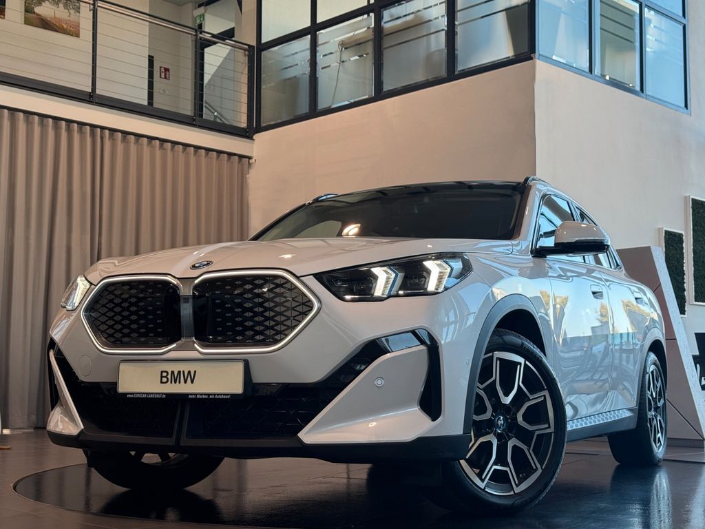 BMW iX2 xDrive30 InnovP Memory Pano H&K ACC AHK 360°