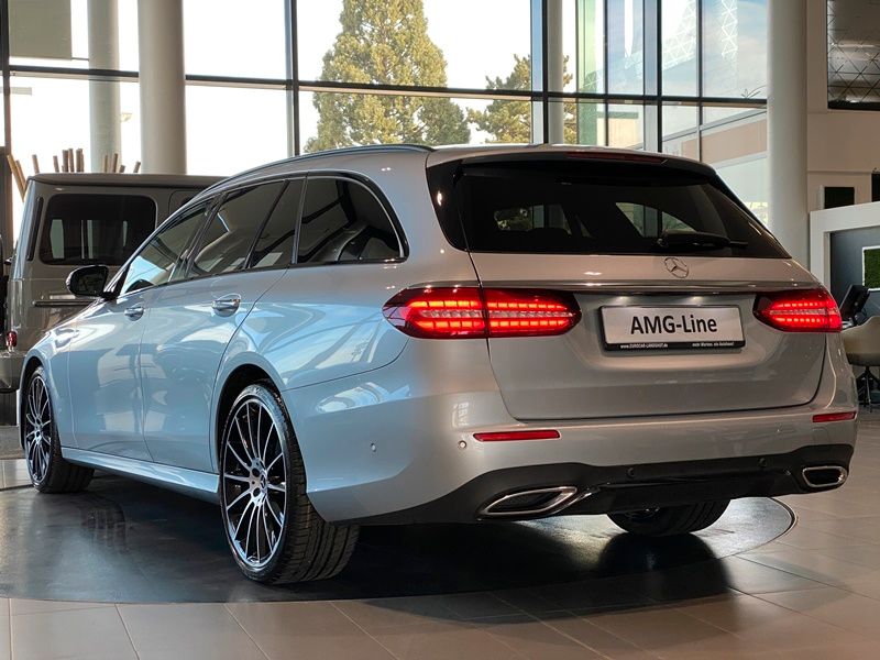 Mercedes-Benz E 220d 4M AMG-Line NightP WideS HUD DTR 360° 20"