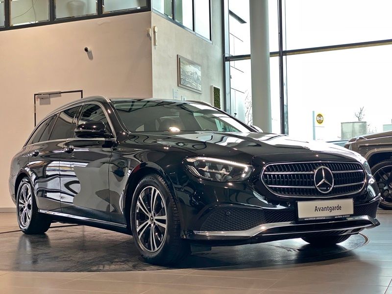 Mercedes-Benz E 220d Avantg WideS Memory AugReality AHK DTR+