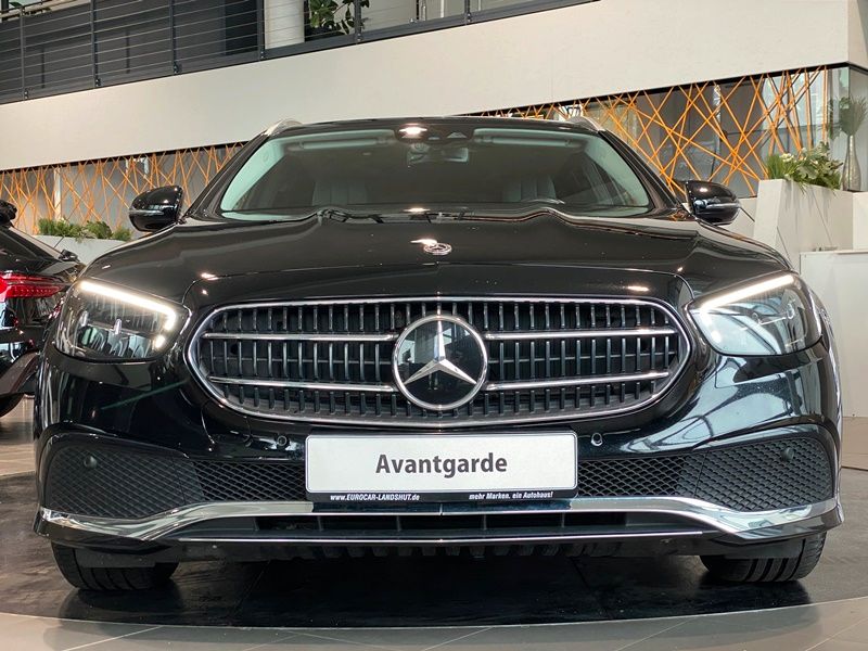 Mercedes-Benz E 220d Avantg WideS Memory AugReality AHK DTR+