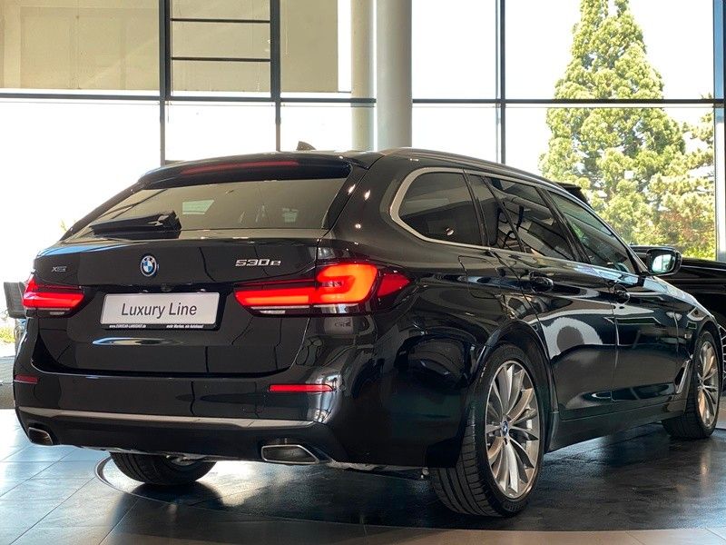 BMW 530e xDr Luxury Laser Sbel SoftC H&K AHK DDC ACC
