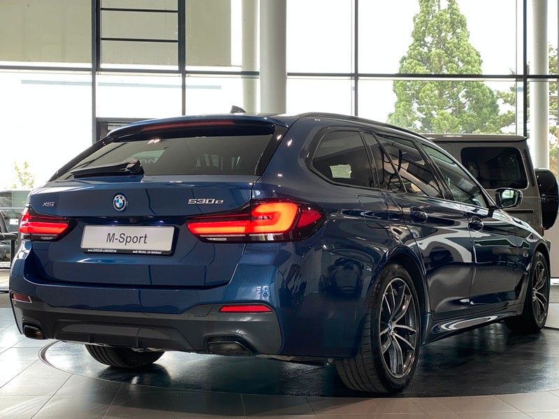 BMW 530e xDr M-Sport Laser Sbel Pano HUD AHK ACC B&W