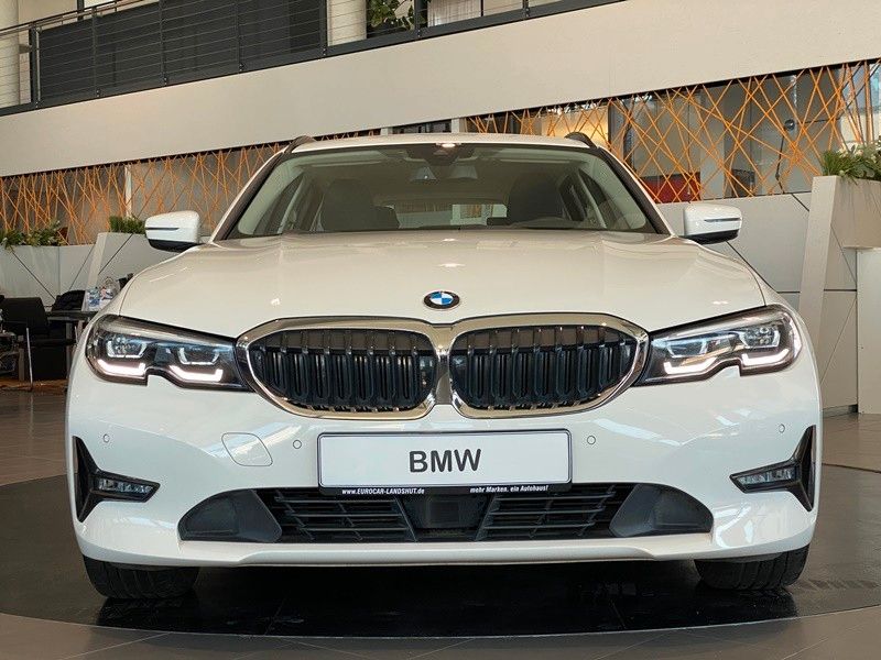 BMW 320d xDrive Advantage Navi LED DrivingA. AHK ACC