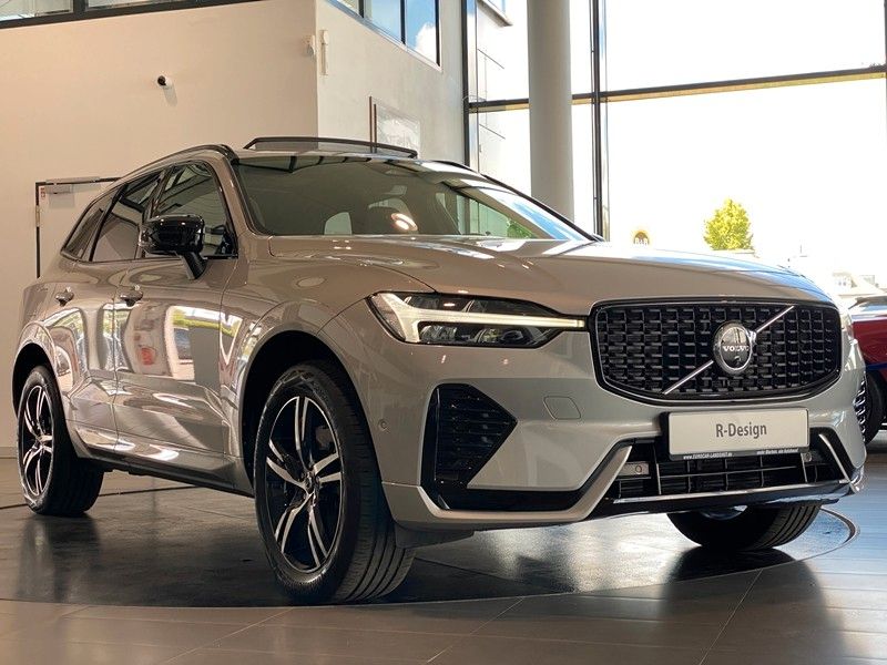 Volvo XC 60 AWD R-Design Sthz Pano Memory H&K ACC AHK