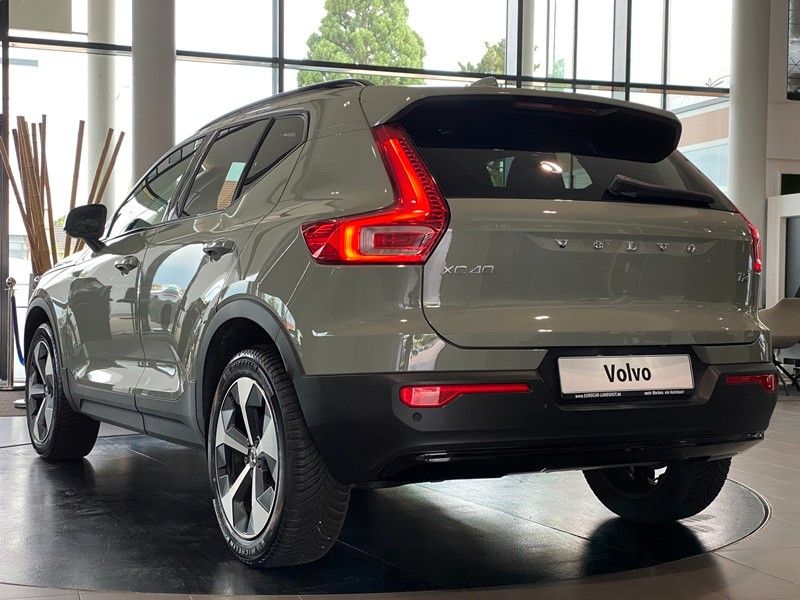 Volvo XC40 T2 Plus Dark Navi Pano Memory LED H&K 19"