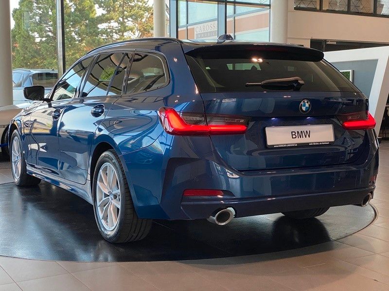 BMW 320d Touring xDrive Curved DrivingA. DAB Shz LED