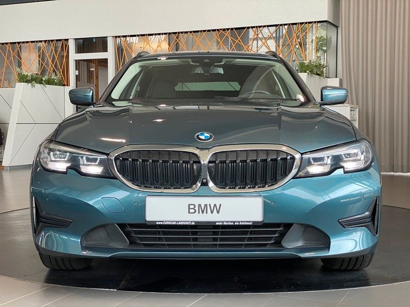 BMW 318d Touring Advantage CockpitProf SurroundView
