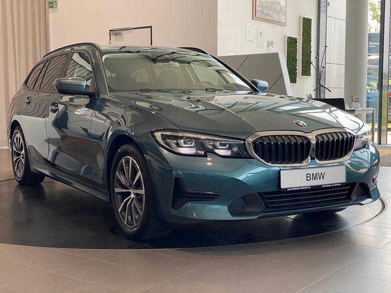 BMW 318d Touring Advantage CockpitProf SurroundView