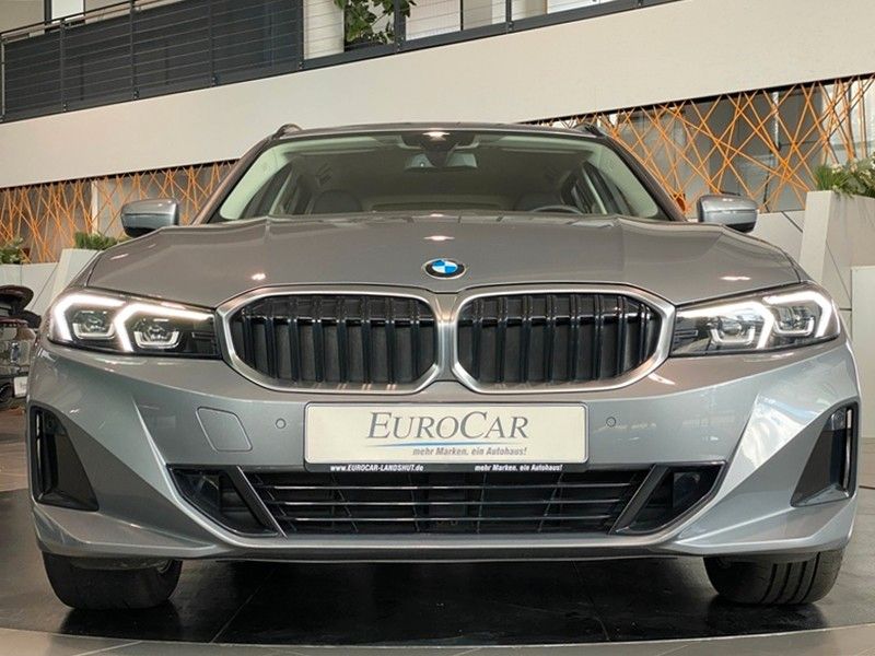 BMW 320d Touring xDrive Curved DrivingA. DAB Shz LED