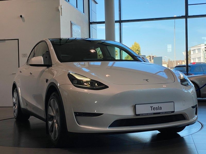 Tesla Model Y AWD Long Range Dual Motor Panorama LED