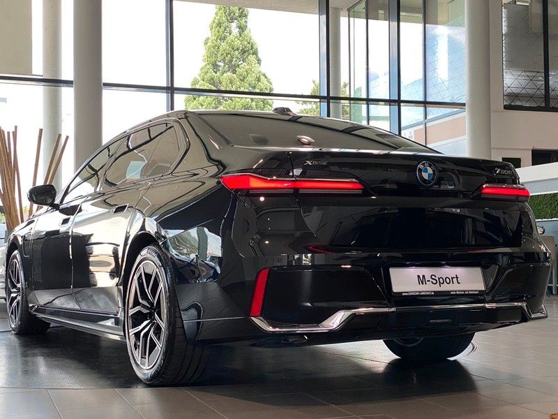 BMW 750e M-Sport Merino Executive 4xSbel B&W Diamond