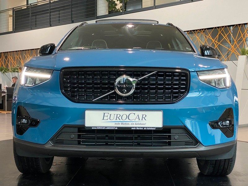 Volvo XC 40 T2 Plus Dark Navi Memory Pano H&K ACC 20"