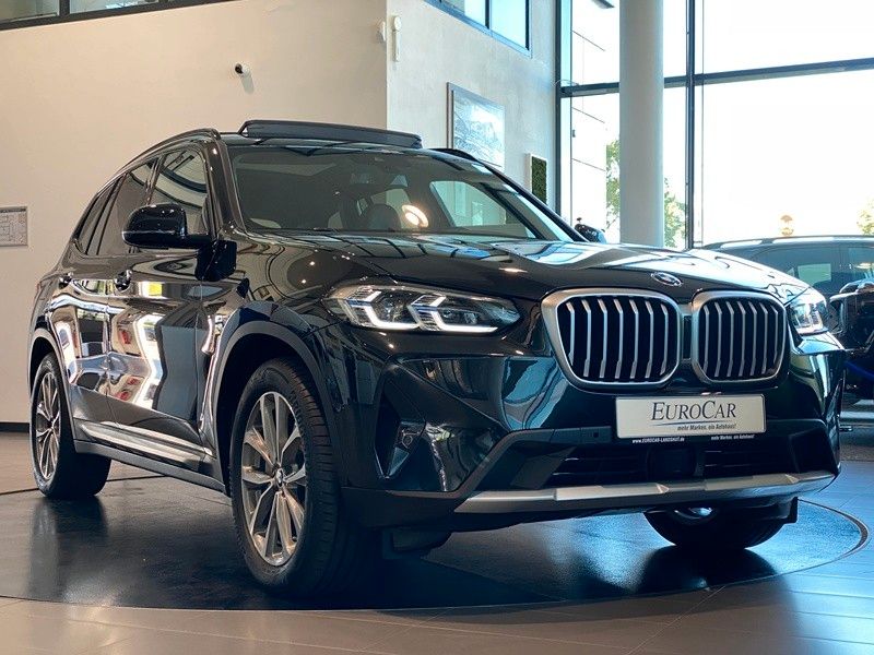 BMW X3 30i xDr CockpitProf Laser Pano H&K HUD ACC