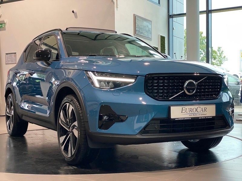 Volvo XC 40 T2 Plus Dark Navi Memory Pano H&K ACC 20"