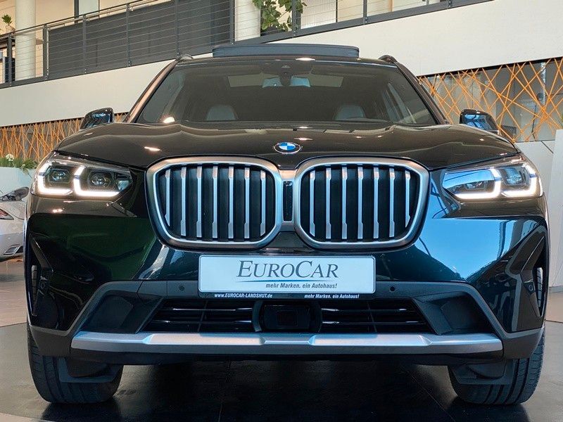 BMW X3 30i xDr CockpitProf Laser Pano H&K HUD ACC