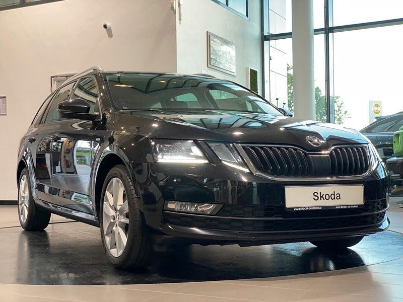 Skoda Octavia 1.5 TSI Clever DSG Navi LED Shzg DAB ACC