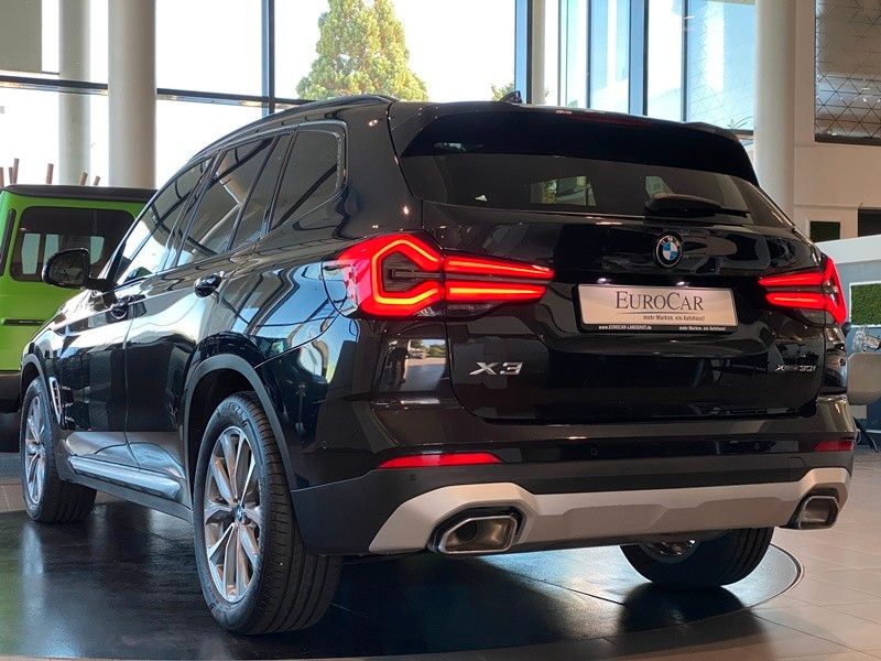 BMW X3 30i xDr CockpitProf Laser Pano H&K HUD ACC