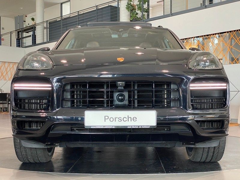 Porsche Cayenne Turbo SportDesign Sbel Carbon InnoD. AHK