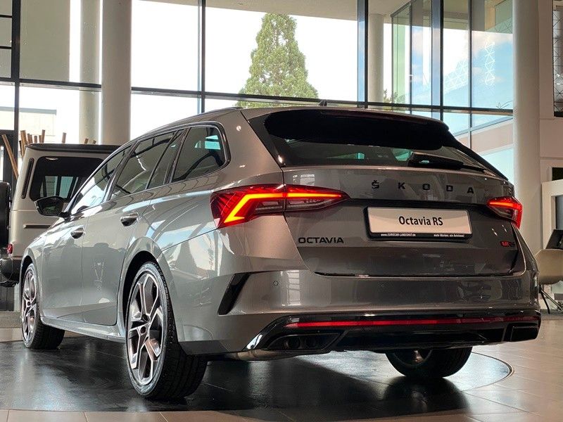 Skoda Octavia 2.0 TDI 4x4 RS ViCo Matrix Pano ACC AHK