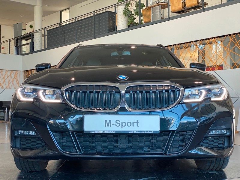 BMW 330i xDr M-Sport CockpitProf Laser HUD Sthz Pano