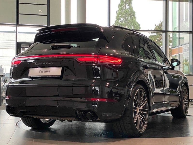 Porsche Cayenne Turbo SportDesign Sbel Carbon InnoD. AHK