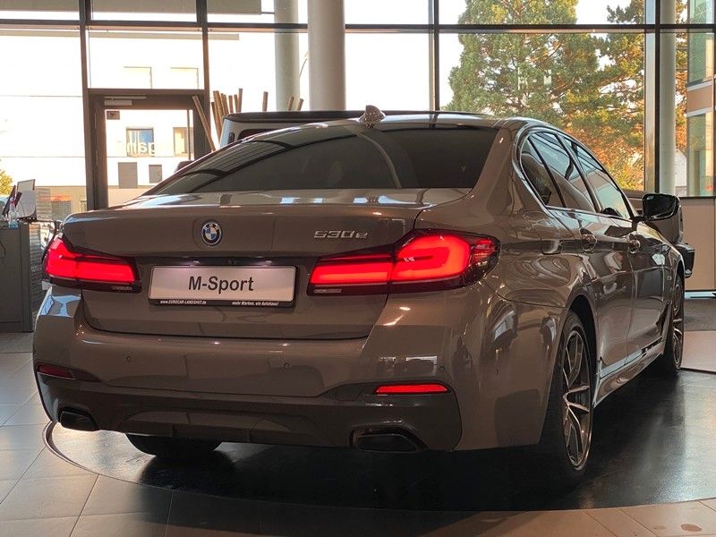 BMW 530e M-Sport Shadow Laser Memory Kam HUD H&K ACC