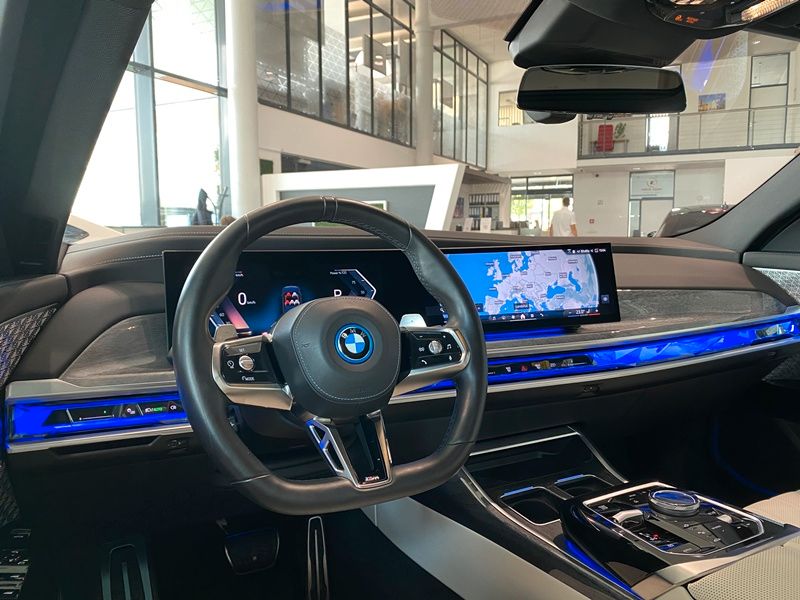 BMW 750e M-Sport Merino Executive 4xSbel B&W Diamond