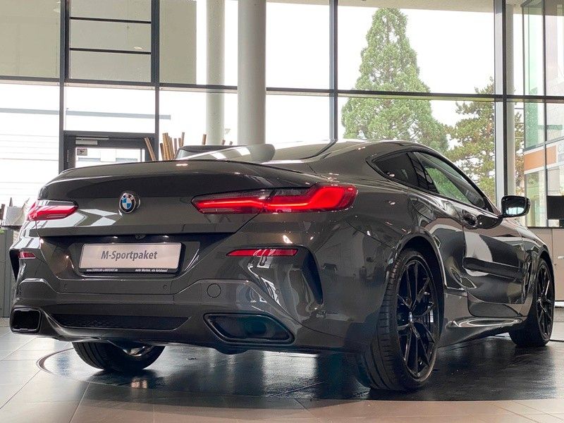 BMW 840d xDr M-Sport M-Sitze SurrView Carbon B&W 20"