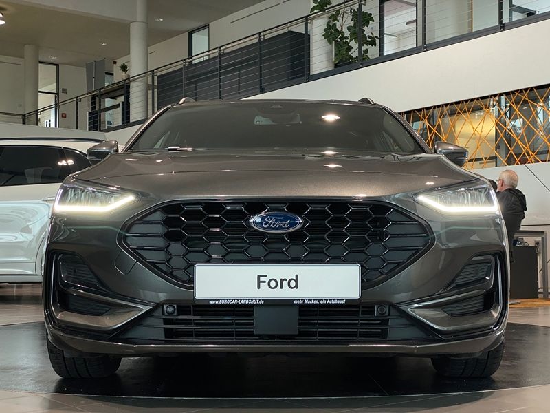 Ford Focus 1.0 EcoBoost ST-Line Navi HUD WinterP ACC