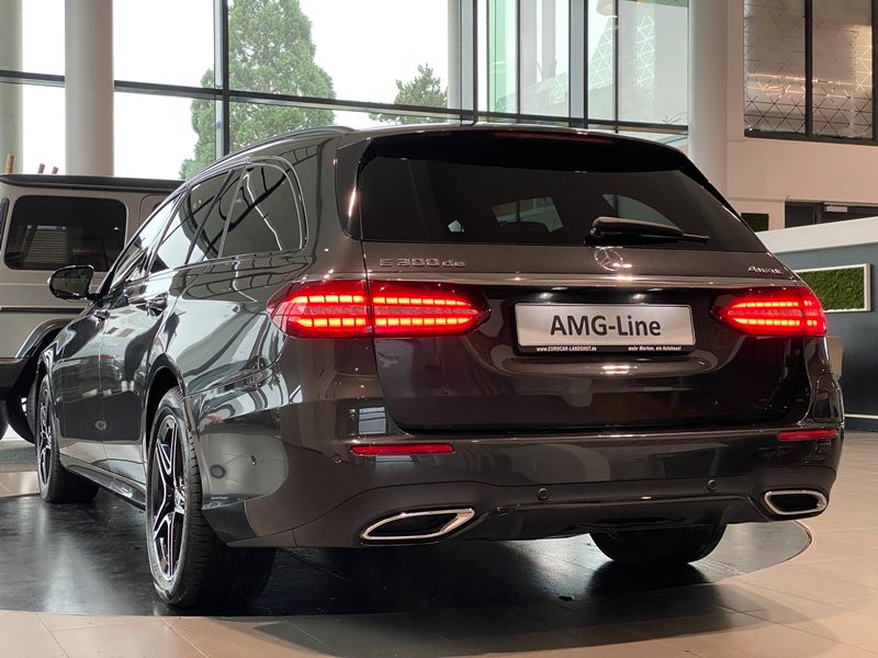 Mercedes-Benz E 300de AMG NightP WideS Pano Burm. DTR AHK 360°