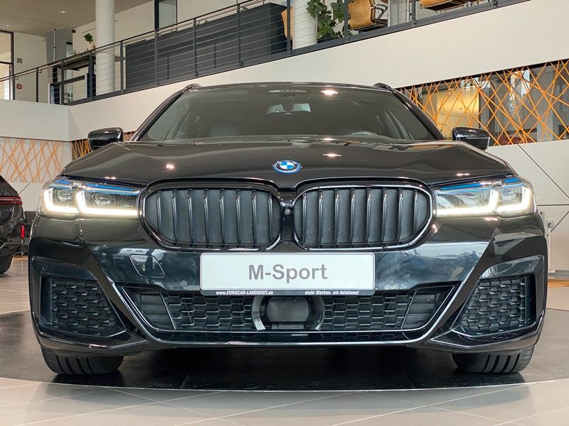 BMW 530e xDr M-Sport Laser Memory SView HUD AHK ACC