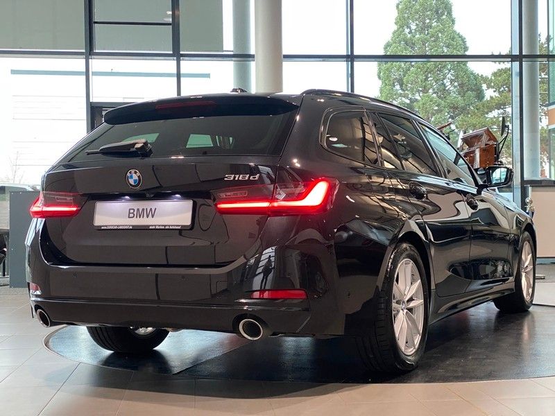 BMW 318d Touring Curved InnovationsP Kam HUD ACC AHK