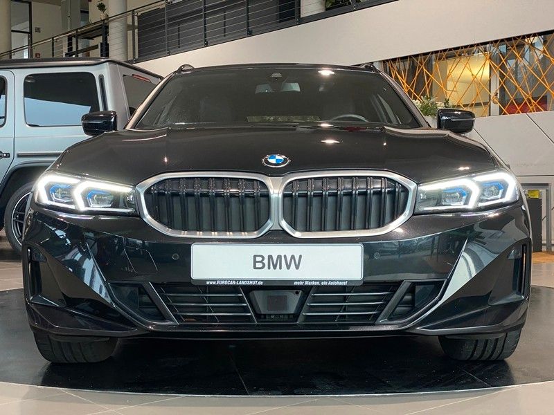 BMW 318d Touring Curved InnovationsP Kam HUD ACC AHK