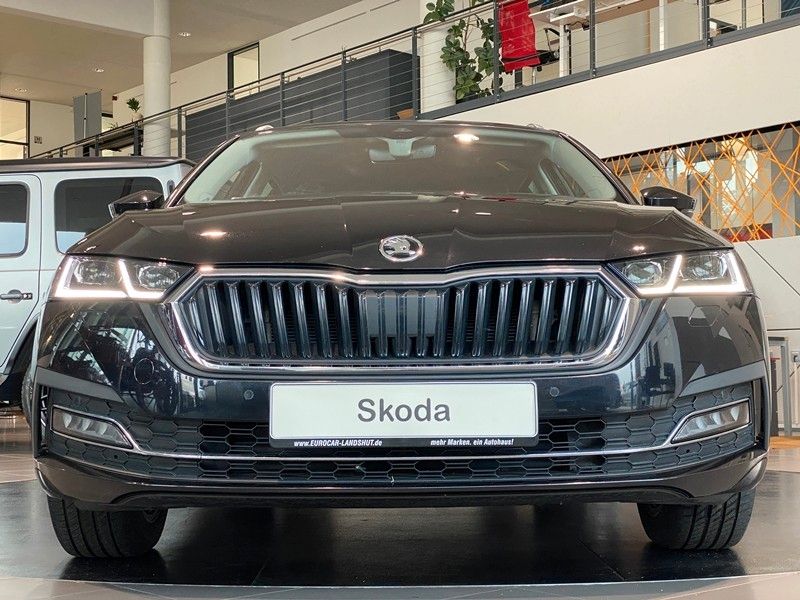 Skoda Octavia 2.0 TDI First Edit. Matrix Sbel AHK ACC