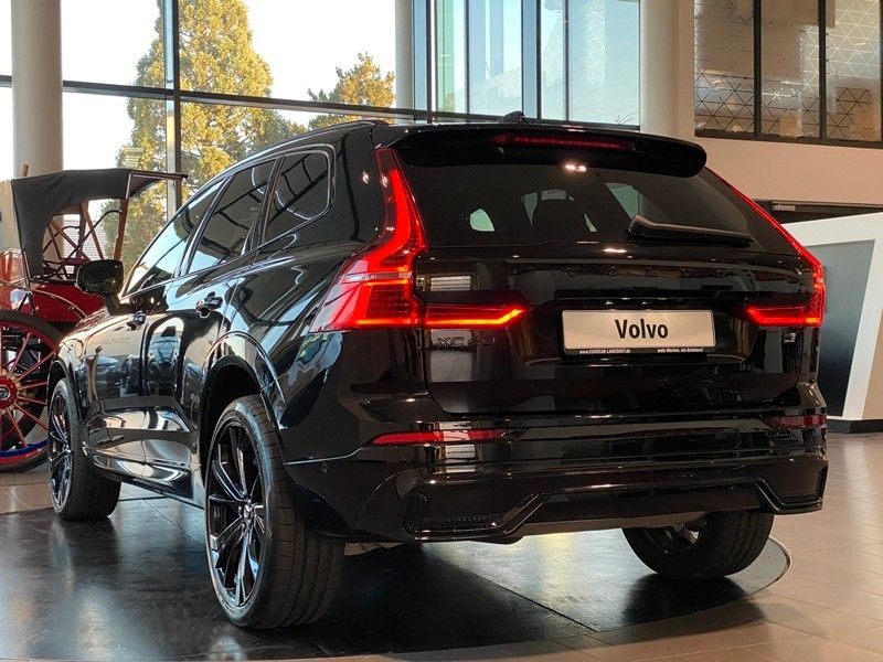 Volvo XC60 T8 AWD Black Ultra Pano HUD H&K ACC AHK 21"