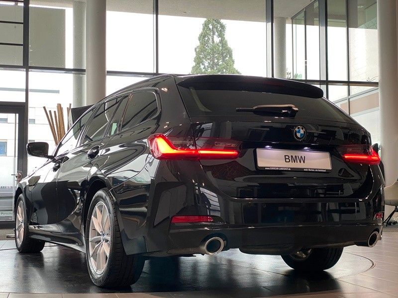 BMW 320d Touring xDrive Curved DrivingA. DAB Shz LED