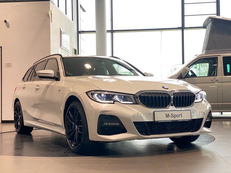 BMW 330e xDr M-Sport Laser SurrView HUD H&K AHK 19"