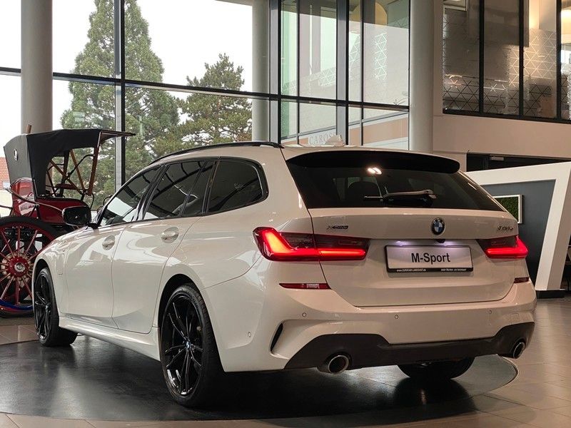 BMW 330e xDr M-Sport Laser SurrView HUD H&K AHK 19"