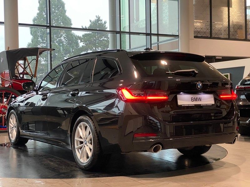 BMW 318d Touring Curved InnovationsP Kam HUD ACC AHK